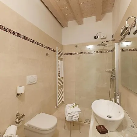 Gallery Guest house 2*