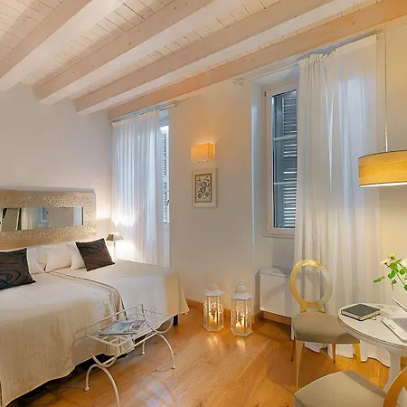 Gallery Guest house 2*