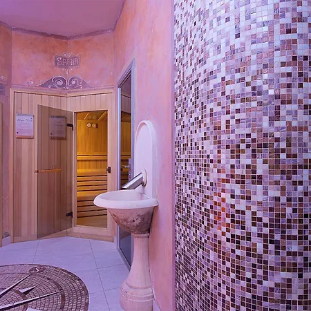 Gallery Guest house 2*